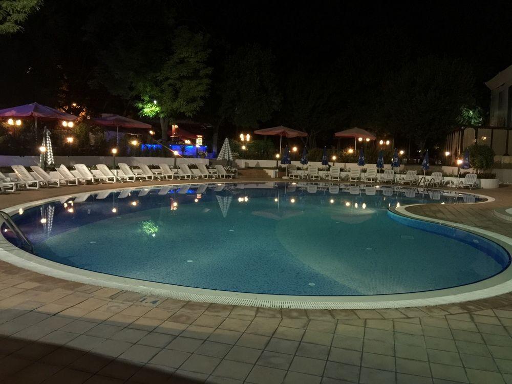 Hotel Wyndham Taszkent Zewnętrze zdjęcie
