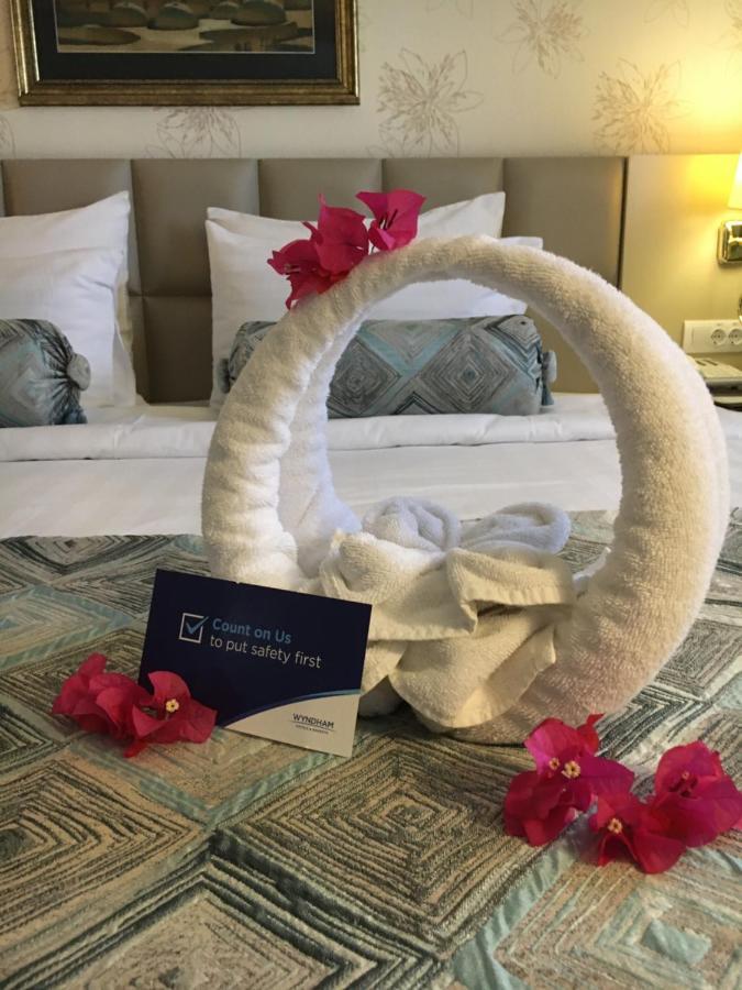 Hotel Wyndham Taszkent Zewnętrze zdjęcie