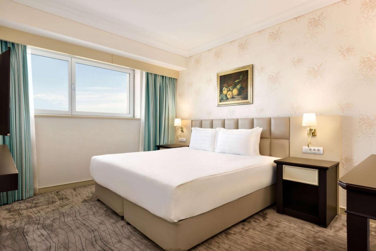 Hotel Wyndham Taszkent Zewnętrze zdjęcie