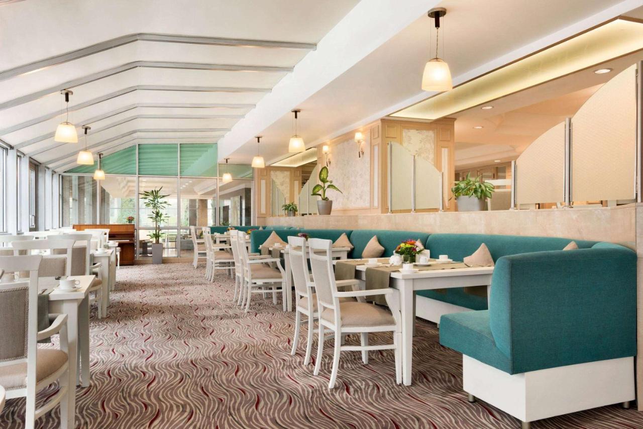 Hotel Wyndham Taszkent Zewnętrze zdjęcie