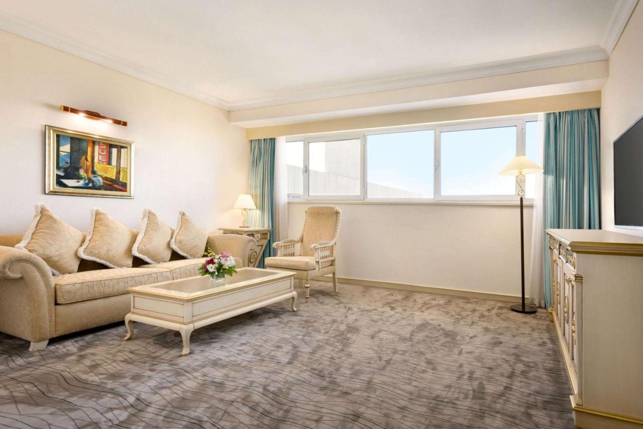 Hotel Wyndham Taszkent Zewnętrze zdjęcie