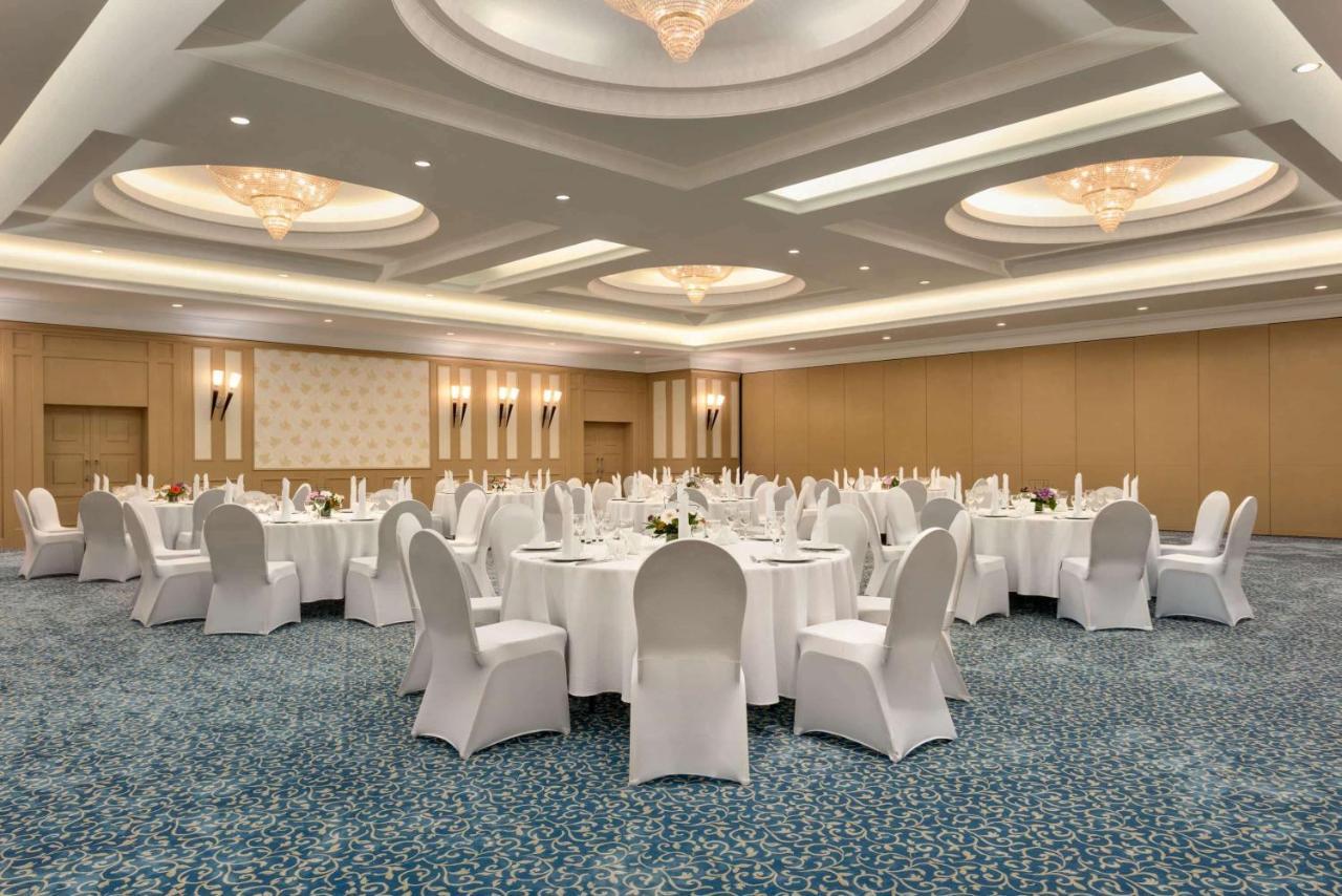 Hotel Wyndham Taszkent Zewnętrze zdjęcie