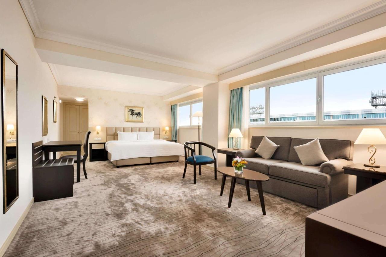 Hotel Wyndham Taszkent Zewnętrze zdjęcie