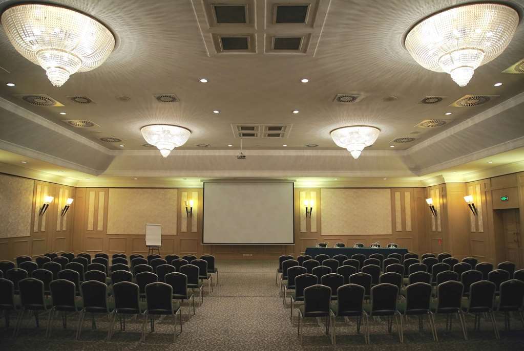 Hotel Wyndham Taszkent Udogodnienia zdjęcie