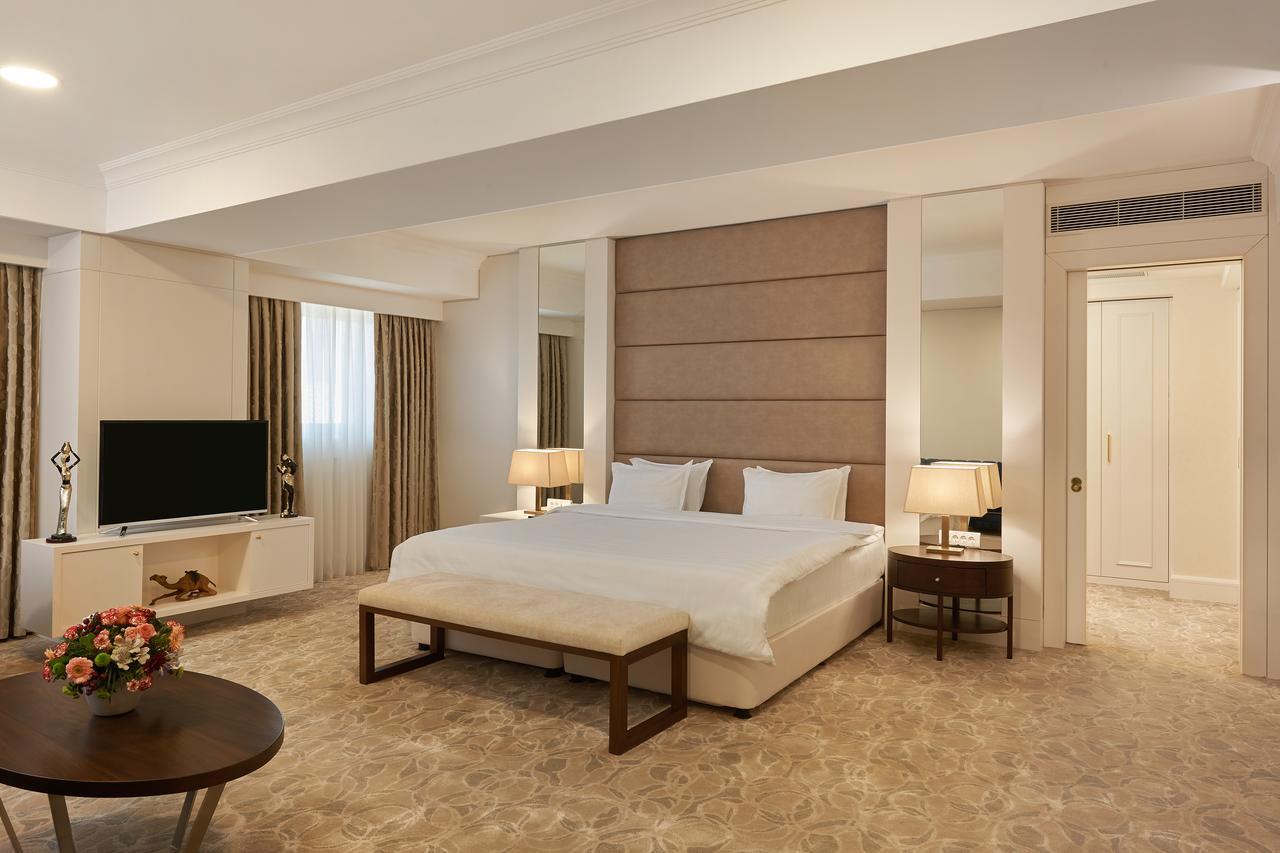 Hotel Wyndham Taszkent Zewnętrze zdjęcie