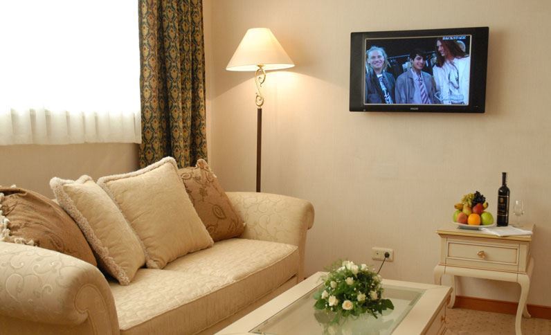 Hotel Wyndham Taszkent Zewnętrze zdjęcie