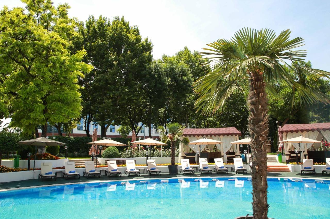 Hotel Wyndham Taszkent Zewnętrze zdjęcie